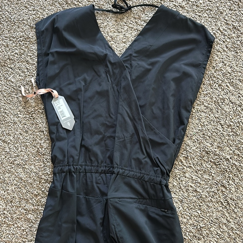 Title nine black romper - Picture 3 of 6